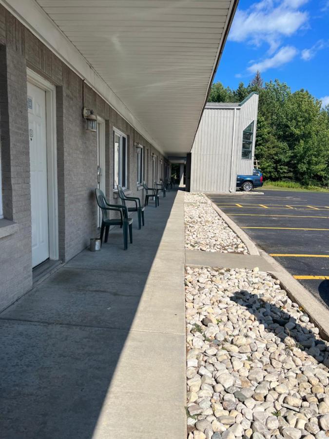 Gray Wolf Lodge Manistique Exterior foto